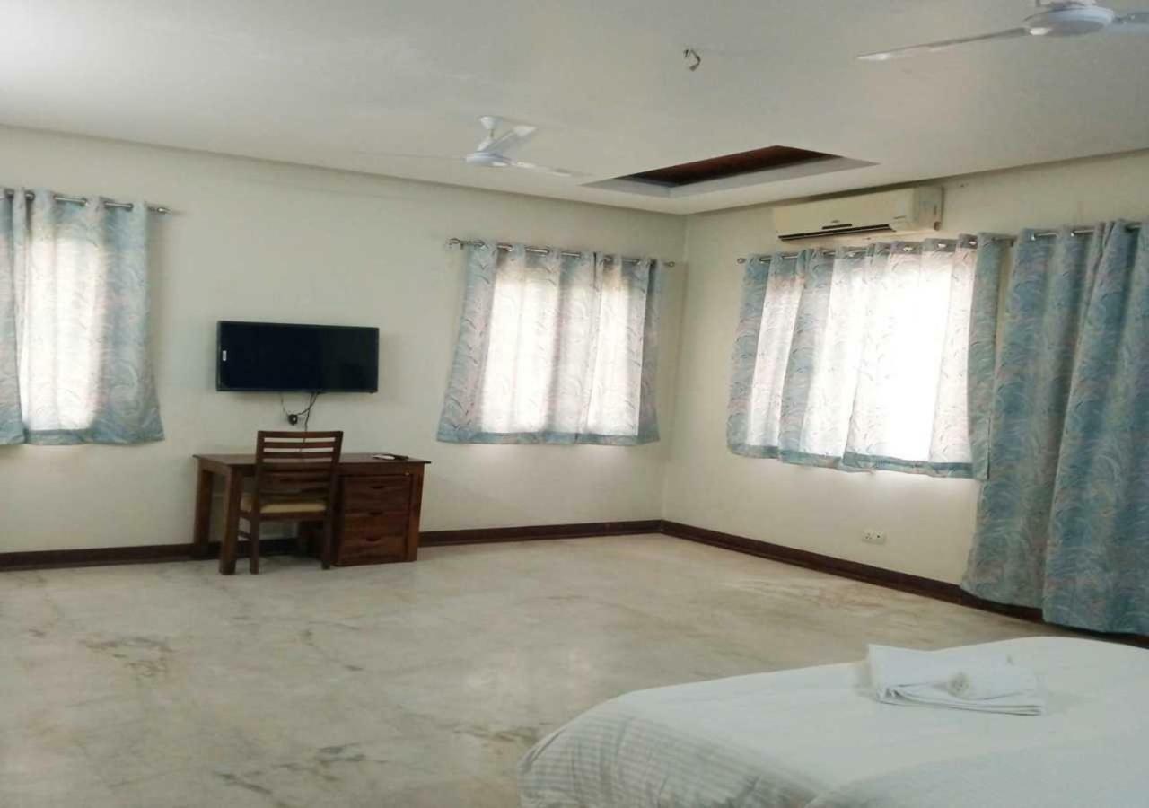 Hotel J P Residency Greater Noida Exterior foto