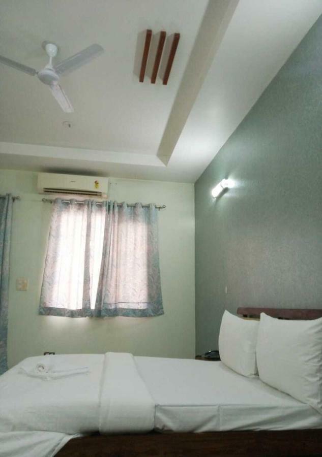Hotel J P Residency Greater Noida Exterior foto